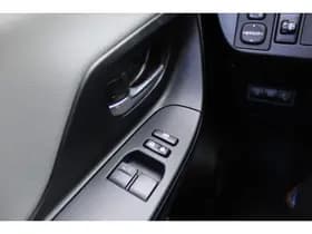 Toyota Yaris thumbnail 13