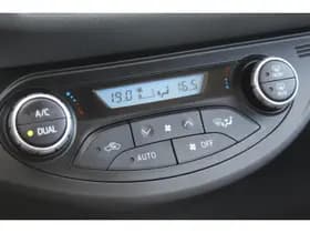 Toyota Yaris thumbnail 4