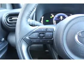 Toyota Yaris thumbnail 13