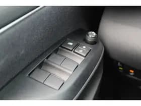 Toyota Yaris thumbnail 19