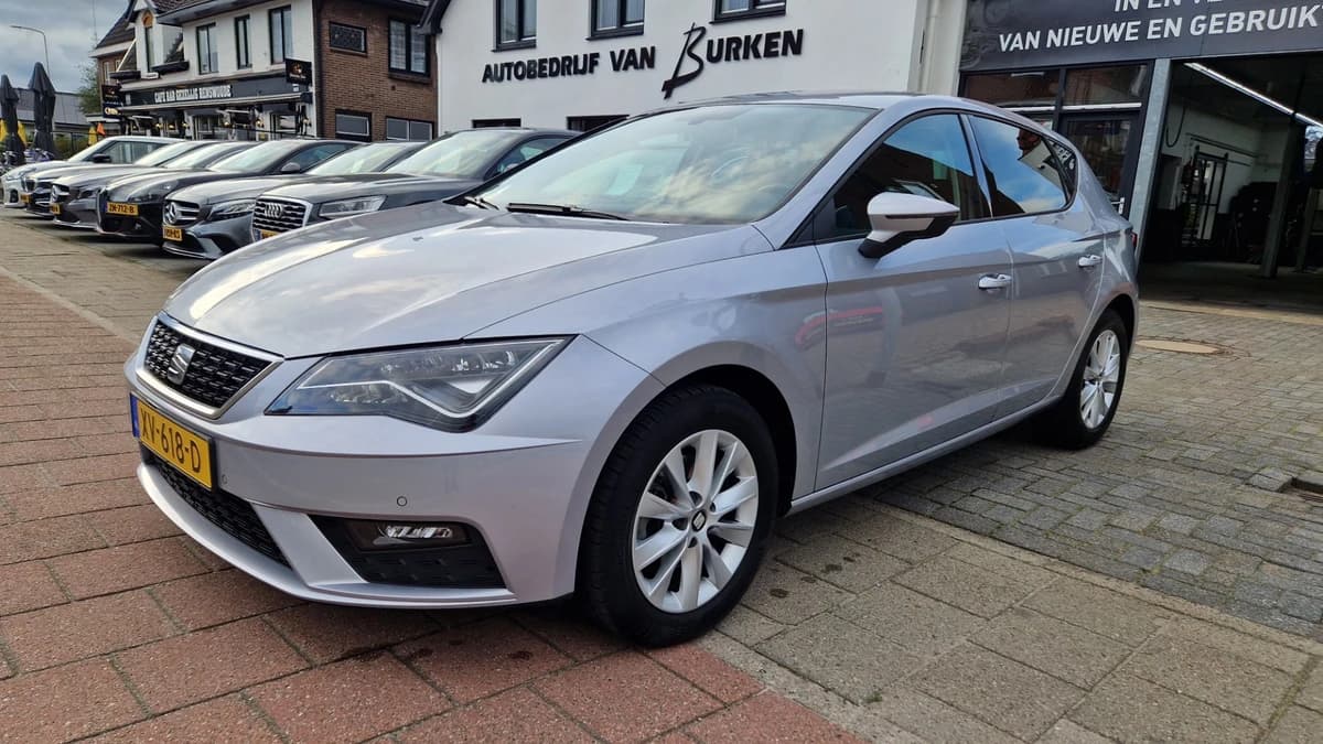 Seat Leon 1.5 TGI Style, Navigatie,Apple Car Play,L.M.Velgen,Parkeersensoren — foto 1