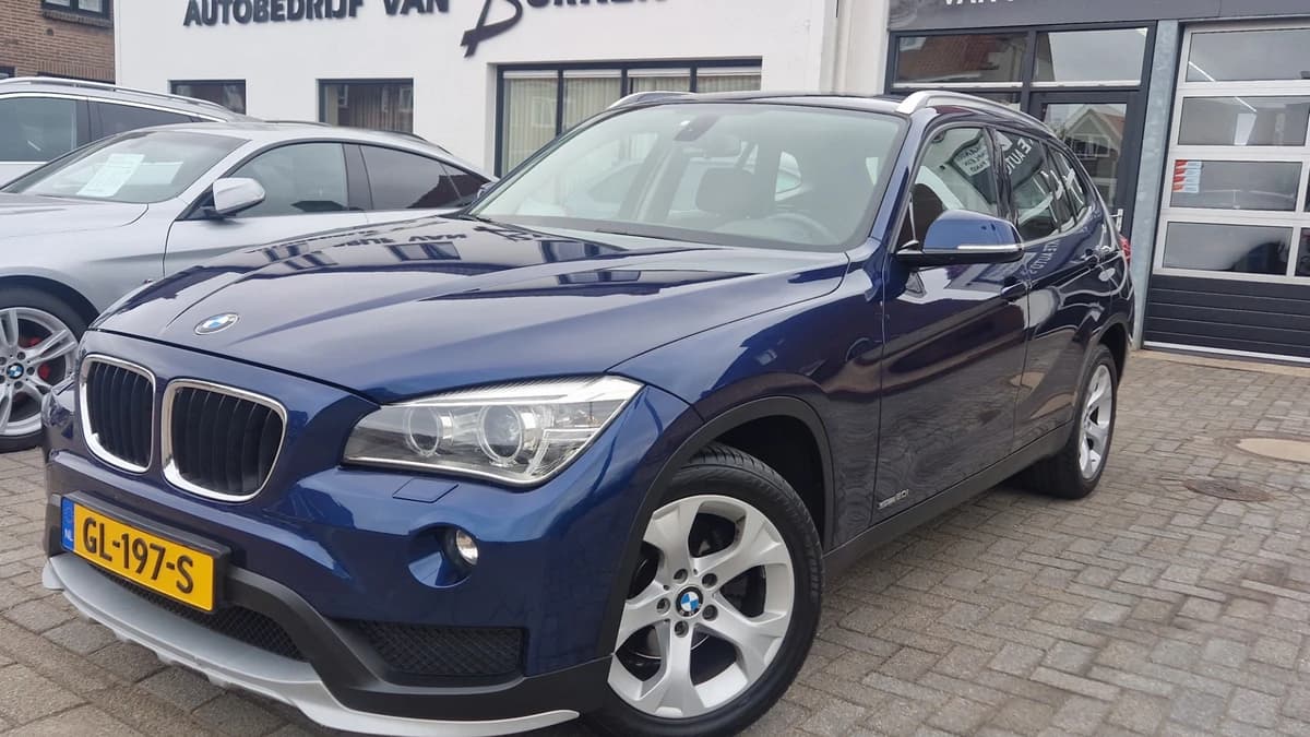 BMW X1 SDrive20i Executive, Trekhaak,Navigatie,L.M.Velgen,Climate control — foto 1