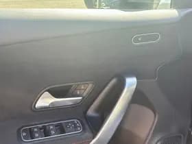 Mercedes-Benz A-klasse 180 Business Solution AMG,Camera, Elek. trekhaak,Stoelverwarming,Apple carplay/ Android auto,Navigatie thumbnail 21