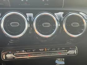 Mercedes-Benz A-klasse 180 Business Solution AMG,Camera, Elek. trekhaak,Stoelverwarming,Apple carplay/ Android auto,Navigatie thumbnail 34