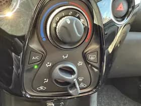 Citroen C1 1.0 VTi Feel, Navigatie,Apple Carplay/Android,Airco,Achteruitrij camera thumbnail 16