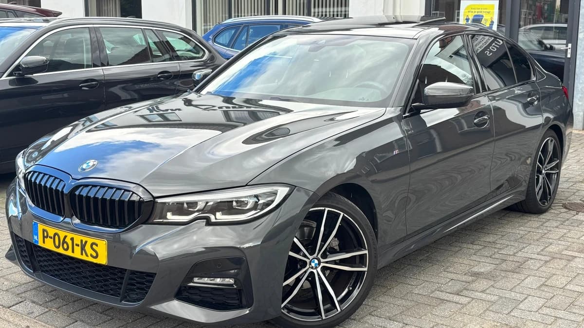 BMW 3-serie 318i Business Edition, M-Sport, Schuifkanteldak, Individual kleur, Sportstoelen, Stoelverwarming, — foto 1