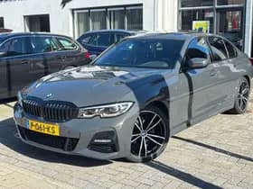 BMW 3-serie 318i Business Edition, M-Sport, Schuifkanteldak, Individual kleur, Sportstoelen, Stoelverwarming, thumbnail 2