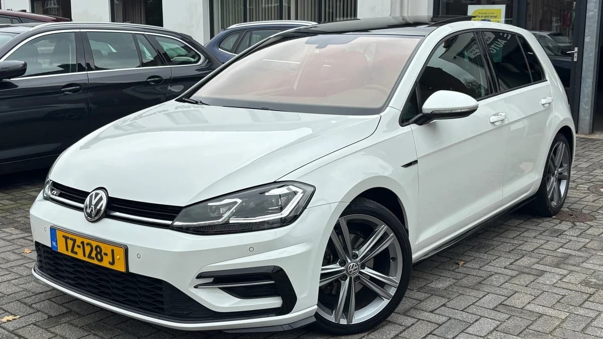 Volkswagen Golf 1.5 TSI Highline Business R-Line, Apple Carplay/Android,Panoramadak,Navigatie,Parkeersensoren — foto 1