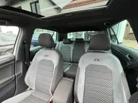 Volkswagen Golf 1.5 TSI Highline Business R-Line, Apple Carplay/Android,Panoramadak,Navigatie,Parkeersensoren thumbnail 29