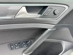 Volkswagen Golf 1.5 TSI Highline Business R-Line, Apple Carplay/Android,Panoramadak,Navigatie,Parkeersensoren thumbnail 30