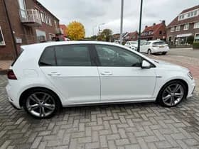 Volkswagen Golf 1.5 TSI Highline Business R-Line, Apple Carplay/Android,Panoramadak,Navigatie,Parkeersensoren thumbnail 6
