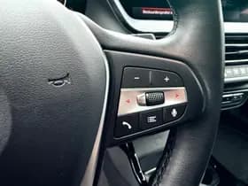 BMW 1-serie 118i High Executive Edition, Panoramadak,Apple Carplay/Android,Stoelverwarming,Navigatie,Achteruitrij camera thumbnail 17