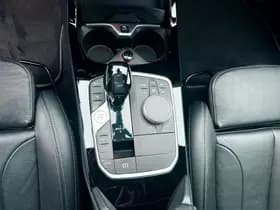 BMW 1-serie 118i High Executive Edition, Panoramadak,Apple Carplay/Android,Stoelverwarming,Navigatie,Achteruitrij camera thumbnail 19