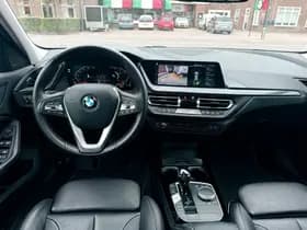 BMW 1-serie 118i High Executive Edition, Panoramadak,Apple Carplay/Android,Stoelverwarming,Navigatie,Achteruitrij camera thumbnail 25