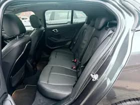 BMW 1-serie 118i High Executive Edition, Panoramadak,Apple Carplay/Android,Stoelverwarming,Navigatie,Achteruitrij camera thumbnail 26