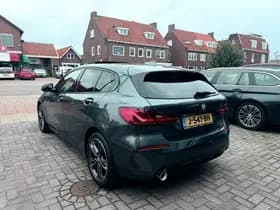 BMW 1-serie 118i High Executive Edition, Panoramadak,Apple Carplay/Android,Stoelverwarming,Navigatie,Achteruitrij camera thumbnail 5