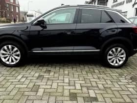 Volkswagen T-Roc 1.5 TSI Sport,Panoramadak,Trekhaak,Apple Carplay/Android,L.M.Velgen thumbnail 4