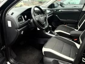 Volkswagen T-Roc 1.5 TSI Sport,Panoramadak,Trekhaak,Apple Carplay/Android,L.M.Velgen thumbnail 10