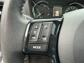 Toyota Yaris 1.5 Hybrid Bi-Tone Plus, Panoramadak,Navigatie,Achteruitrij camera,Climate control thumbnail 14