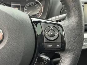 Toyota Yaris 1.5 Hybrid Bi-Tone Plus, Panoramadak,Navigatie,Achteruitrij camera,Climate control thumbnail 15