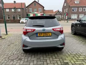 Toyota Yaris 1.5 Hybrid Bi-Tone Plus, Panoramadak,Navigatie,Achteruitrij camera,Climate control thumbnail 6