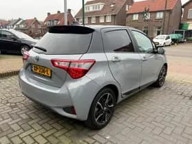 Toyota Yaris 1.5 Hybrid Bi-Tone Plus, Panoramadak,Navigatie,Achteruitrij camera,Climate control thumbnail 7