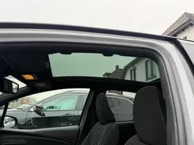 Toyota Yaris 1.5 Hybrid Bi-Tone Plus, Panoramadak,Navigatie,Achteruitrij camera,Climate control thumbnail 9