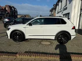 Volkswagen Tiguan 1.5 TSI ACT Highline R-Line, Panoramadak,Stoelverwarming,Apple Carplay/Android thumbnail 2