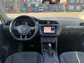 Volkswagen Tiguan 1.5 TSI ACT Highline R-Line, Panoramadak,Stoelverwarming,Apple Carplay/Android thumbnail 24