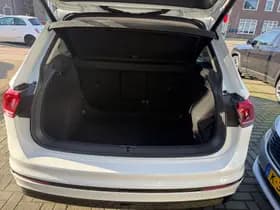 Volkswagen Tiguan 1.5 TSI ACT Highline R-Line, Panoramadak,Stoelverwarming,Apple Carplay/Android thumbnail 27