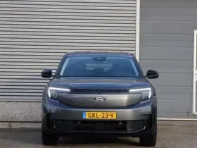 Ford Explorer 79 kWh 340pk AWD Premium 'Black Edition' | AGR stoelen | Trekhaak | Origineel Nederlands | Magnetic Grey thumbnail 2