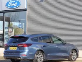 Ford Focus Wagon Hybrid 125pk ST-Line | Adaptive Cruise | Winter Pack | Rijklaarprijs! Chrome Blue Metallic thumbnail 4