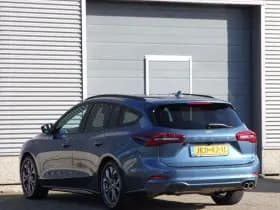 Ford Focus Wagon Hybrid 125pk ST-Line | Adaptive Cruise | Winter Pack | Rijklaarprijs! Chrome Blue Metallic thumbnail 6