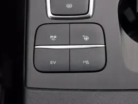 Ford Kuga 2.5 PHEV e-CVT 225pk ST-Line X I Trekhaak I NL auto Lucid Red thumbnail 17