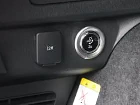 Ford Kuga 2.5 PHEV e-CVT 225pk ST-Line X I Trekhaak I NL auto Lucid Red thumbnail 8