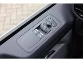 Ford Transit thumbnail 25