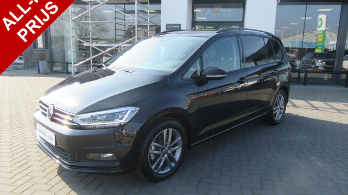 Volkswagen Touran — foto 1