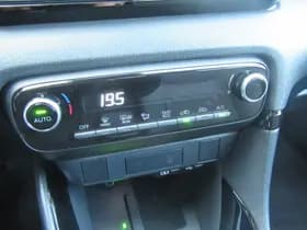 Toyota Yaris thumbnail 21