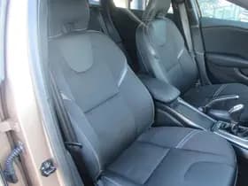 Volvo V40 thumbnail 17