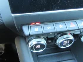 Renault Captur thumbnail 23