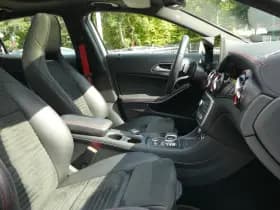 Mercedes-Benz GLA-klasse 45 AMG 4Matic 381PK Premium thumbnail 11