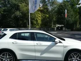 Mercedes-Benz GLA-klasse 45 AMG 4Matic 381PK Premium thumbnail 3