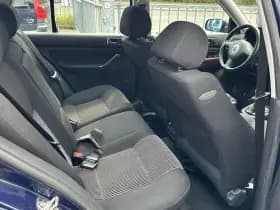 Volkswagen Golf 2.8 V6 4Motion 5drs thumbnail 16