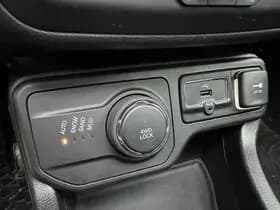 Jeep Renegade 1.4 MultiAir 170PK Automaat Limited AWD thumbnail 29