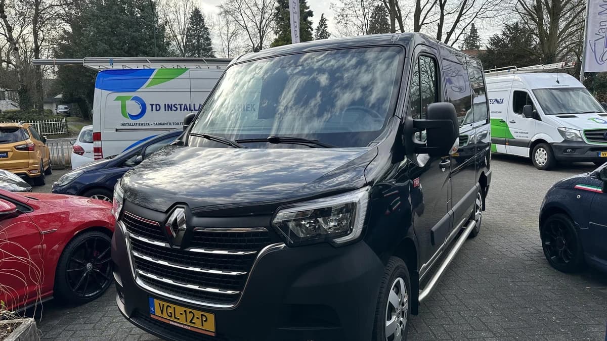 Renault Master T35 2.3 dCi 135 L1H1 — foto 1