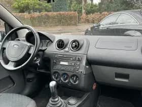 Ford Fiesta 1.4 16V First Edition 5drs thumbnail 9