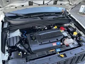 Jeep Renegade thumbnail 36