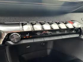 Peugeot 3008 1.2 PureTech GT Line thumbnail 22