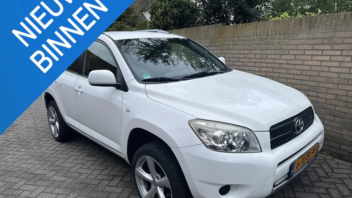 Toyota RAV4 — foto 1