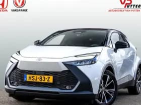 Toyota C-HR 1.8 Full Hybrid First Edition | Bi-Tone | Apple carplay | Stoel en Stuurverwarming | PDC | Navigatie | Adaptieve cruise | Achter
